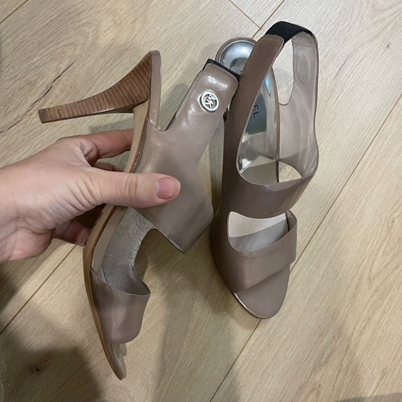 MICHAEL Michael Kors Beige Patent Heels - Picture 9 of 10